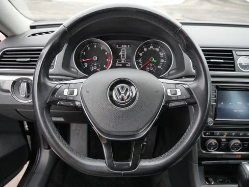 Used 2017 Volkswagen Passat 1.8T SE image 26