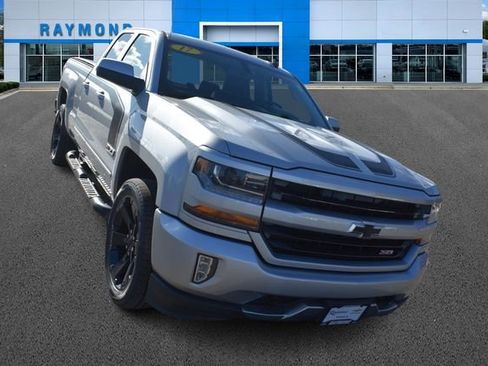 Used 2017 Chevrolet Silverado 1500 LT w/ Rally 2 Edition image 9