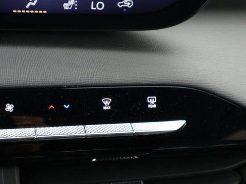 New 2026 Buick Enclave Sport Touring w/ Power Package image 31