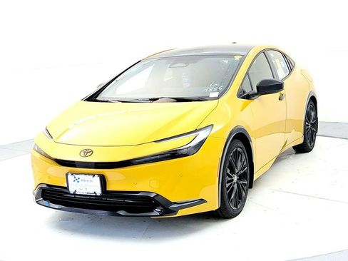 New 2026 Toyota Prius Plug-In Hybrid FWD image 2