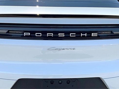 New 2025 Porsche Cayenne Coupe image 38