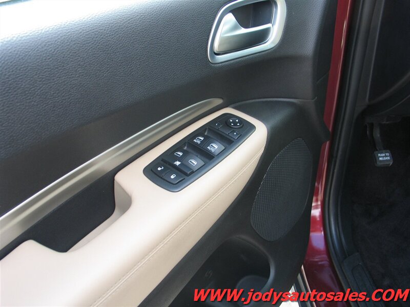Used 2019 Dodge Durango SXT AWD/4WD image 3