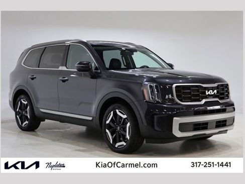 Used 2025 Kia Telluride S AWD/4WD image 1