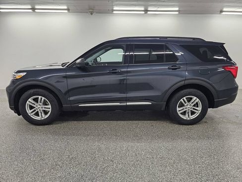 Used 2023 Ford Explorer XLT AWD/4WD image 7