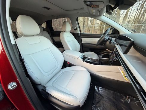 Certified 2025 Hyundai Tucson SEL image 9