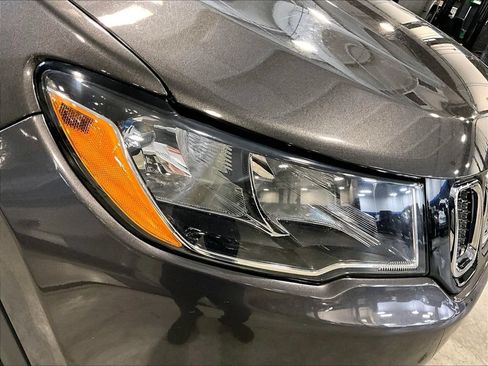 Used 2018 Jeep Compass Latitude AWD/4WD image 34