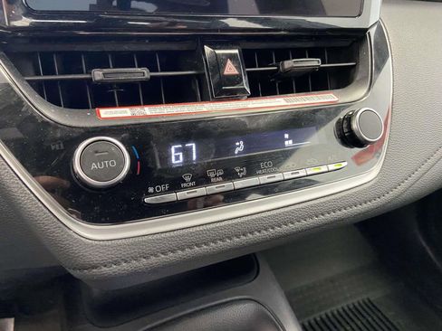 Used 2025 Toyota Corolla SE image 21