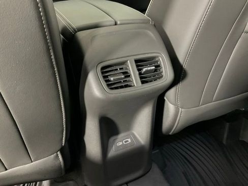 Used 2021 Buick Envision Essence w/ Technology Package I image 24