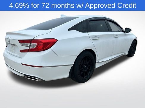 Used 2019 Honda Accord Touring image 3