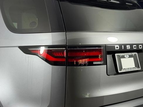 Certified 2025 Land Rover Discovery S AWD/4WD image 13