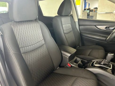 Used 2018 Nissan Rogue SV FWD image 23