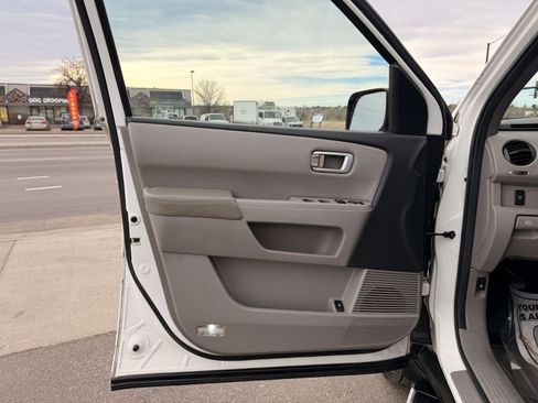 Used 2011 Honda Pilot EX-L image 16