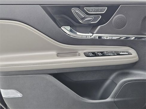 New 2026 Lincoln Corsair Premiere image 22