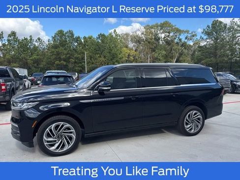 Used 2025 Lincoln Navigator L Reserve image 1