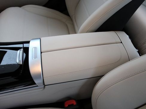 New 2025 Mercedes-Benz C 300 4MATIC Sedan image 29