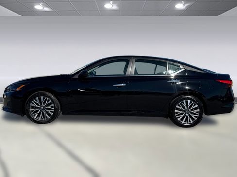 Used 2025 Nissan Altima 2.5 SV image 6
