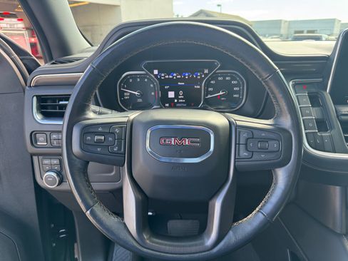 Used 2021 GMC Yukon AT4 w/ AT4 Premium Package AWD/4WD image 18