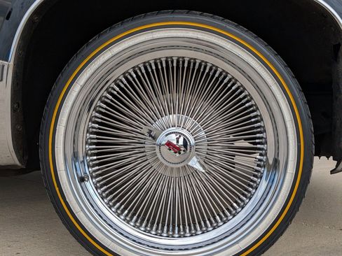 Used 1994 Cadillac Fleetwood Brougham image 16