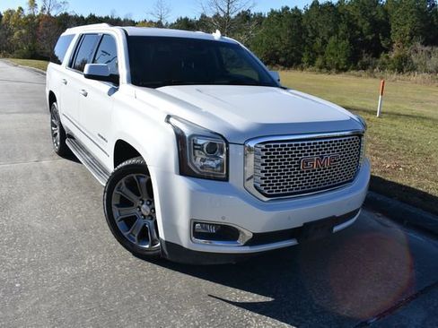 Used 2017 GMC Yukon XL Denali w/ Open Road Package image 2