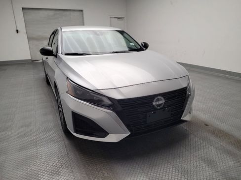 Used 2024 Nissan Altima 2.5 SV image 14
