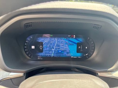 Used 2025 Volvo XC60 B5 Plus w/ Protection Package Premier AWD/4WD image 16