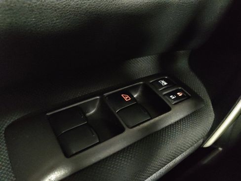 Used 2014 Nissan Rogue S w/ Convenience Package FWD image 27