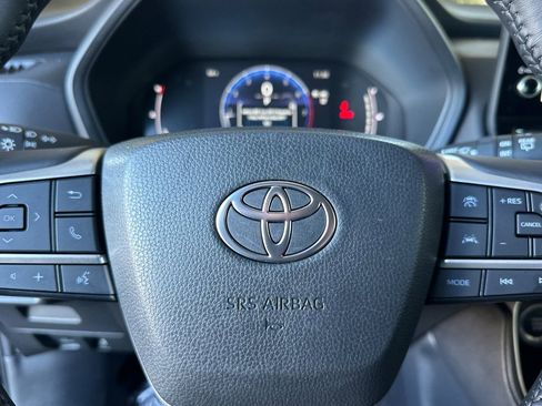 Certified 2025 Toyota Grand Highlander AWD image 30