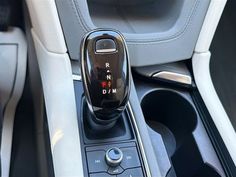 Used 2020 Cadillac XT6 Premium Luxury image 17