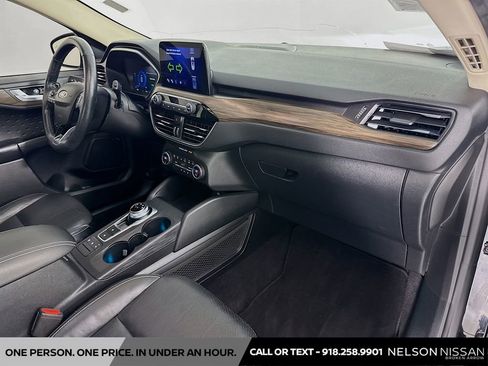 Used 2020 Ford Escape Titanium FWD image 31