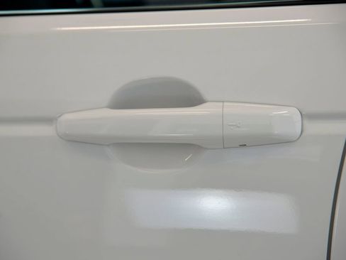 Used 2019 Land Rover Discovery Sport SE AWD/4WD image 13