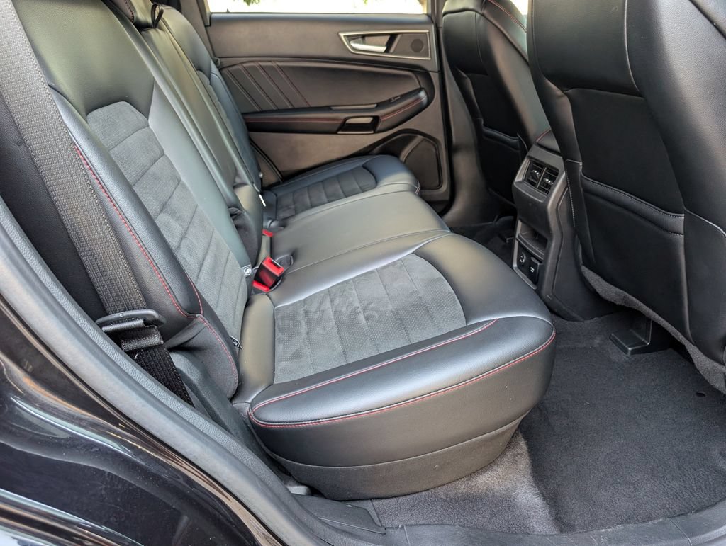 Used 2022 Ford Edge ST-Line w/ Class II Trailer Tow Package AWD/4WD image 23