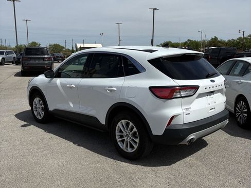 Used 2022 Ford Escape SE image 6