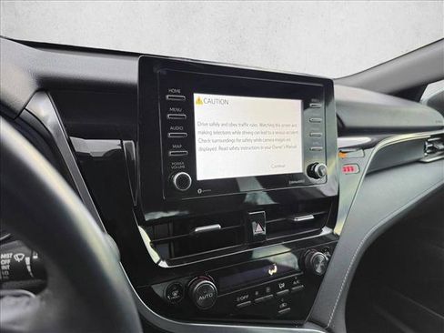 Used 2024 Toyota Camry SE image 13