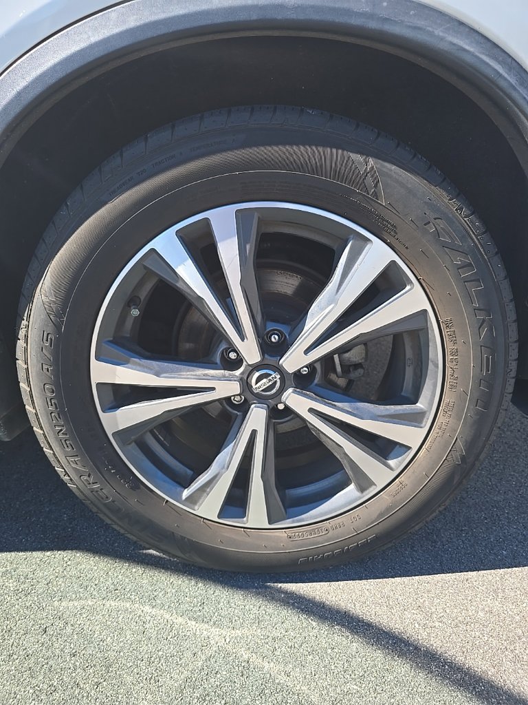 Used 2017 Nissan Rogue SL FWD image 8