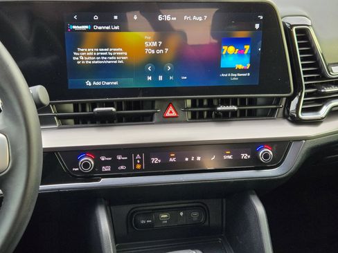 Used 2025 Kia Sportage EX w/ Premium Package FWD image 32