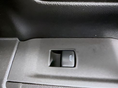 Used 2020 Chevrolet Silverado 1500 LT image 30