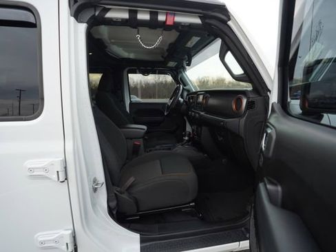 Used 2023 Jeep Gladiator Mojave w/ Trailer Tow Package image 18