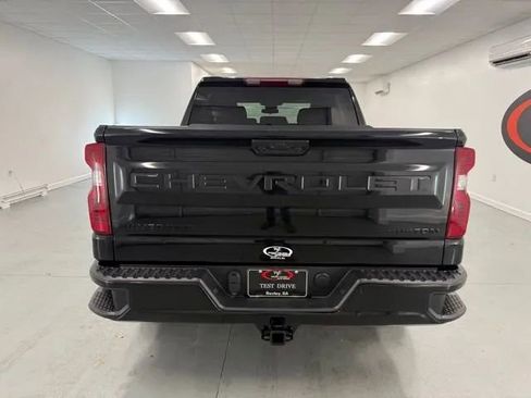 Used 2024 Chevrolet Silverado 1500 Custom w/ Turbomax Blackout Package image 8