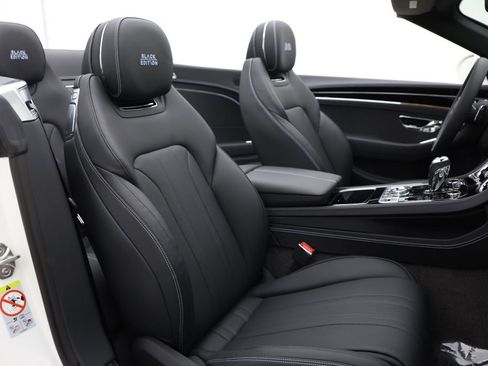 Used 2025 Bentley Continental GTC image 18