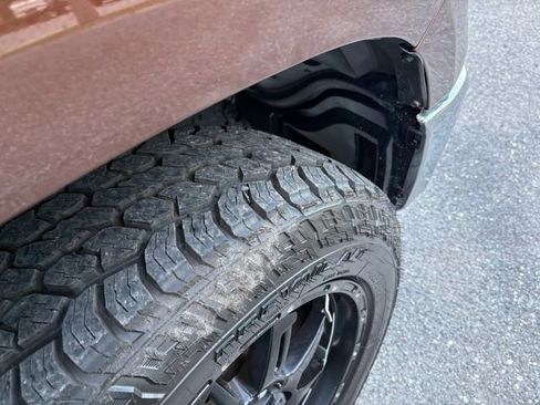 Used 2017 Toyota Tundra SR5 w/ SR5 Upgrade Package image 34