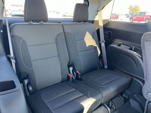 Used 2023 GMC Acadia SLE w/ Driver Convenience Package image 12