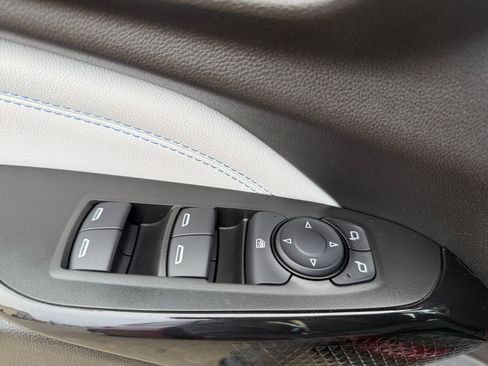 Used 2025 Chevrolet Trax LT image 20