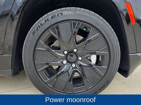 Used 2025 Jeep Wagoneer S Launch Edition image 13