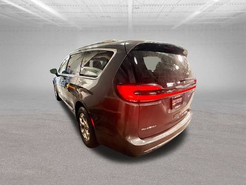 Used 2021 Chrysler Pacifica Limited w/ Premium & Safety Sphere Group AWD/4WD image 8
