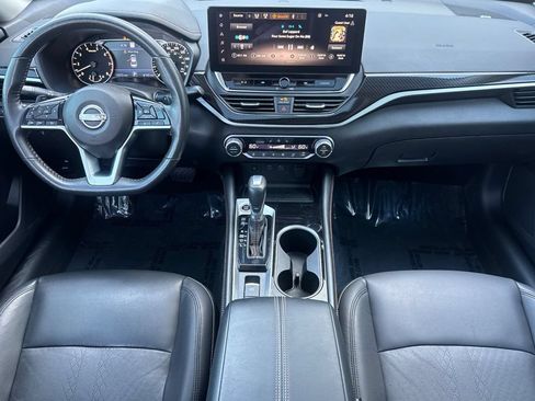 Used 2023 Nissan Altima 2.0 SR FWD image 12