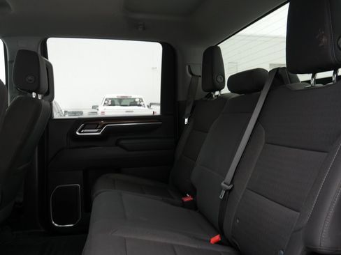 Used 2025 Chevrolet Silverado 2500 LT w/ Convenience Package image 26