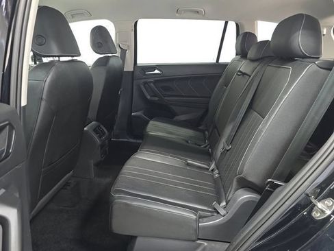 Used 2023 Volkswagen Tiguan SE FWD image 12