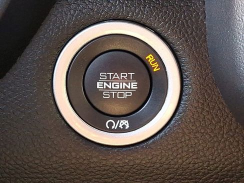 Used 2025 RAM 1500 Laramie image 30