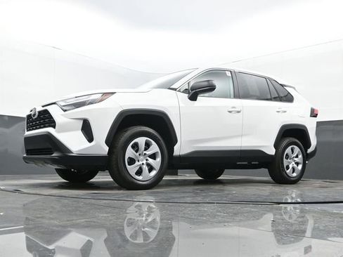 Used 2025 Toyota RAV4 LE image 25