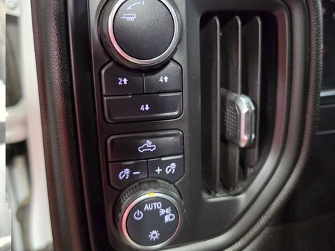 Used 2022 Chevrolet Silverado 2500 W/T AWD/4WD image 25